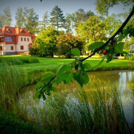 Hořovice Hotel U Parku מראה חיצוני תמונה